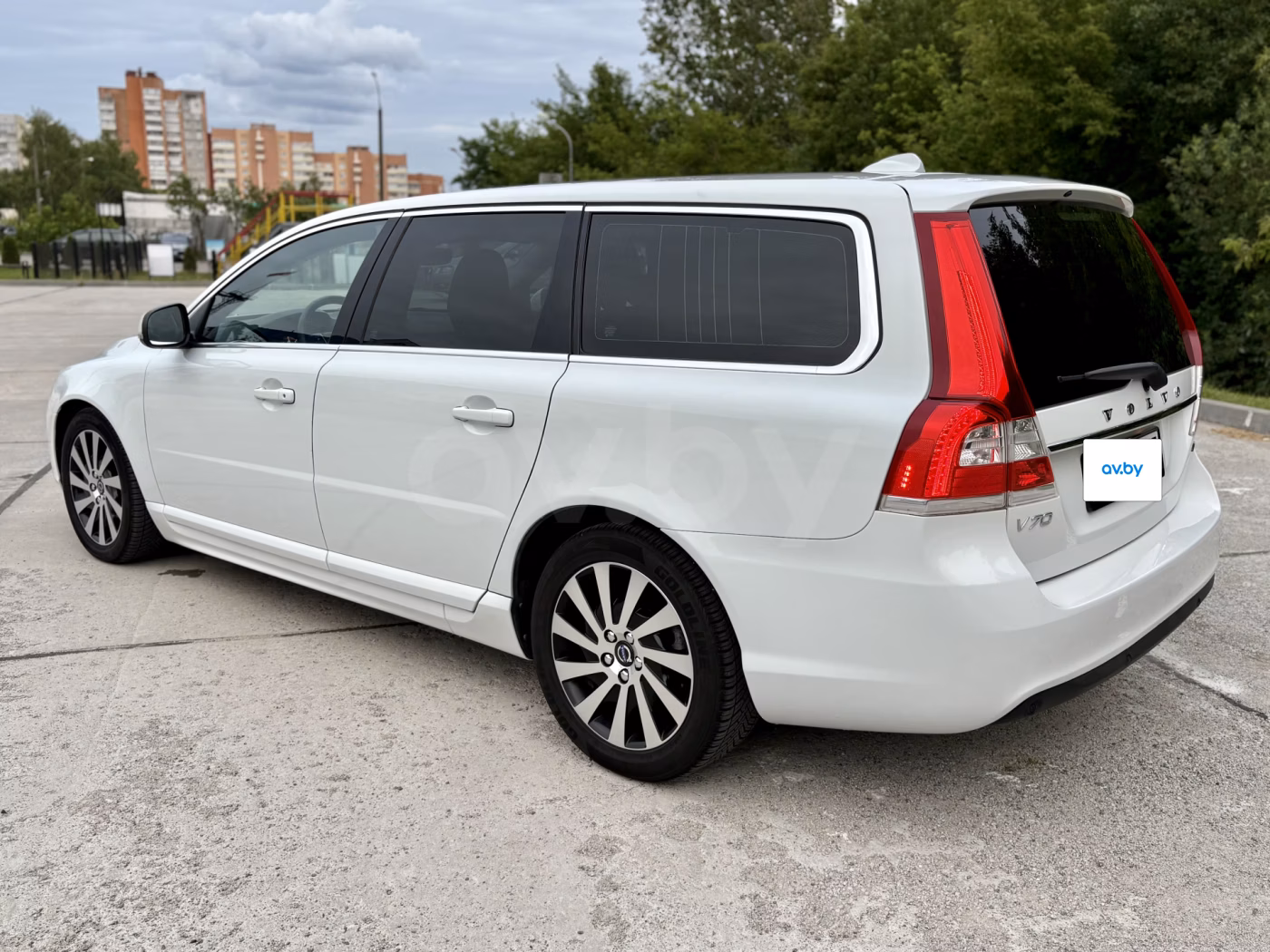 Volvo V70 фото 8