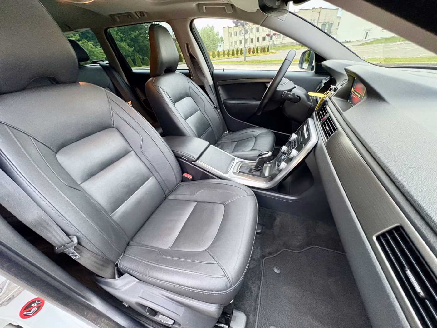 Volvo V70 фото 11
