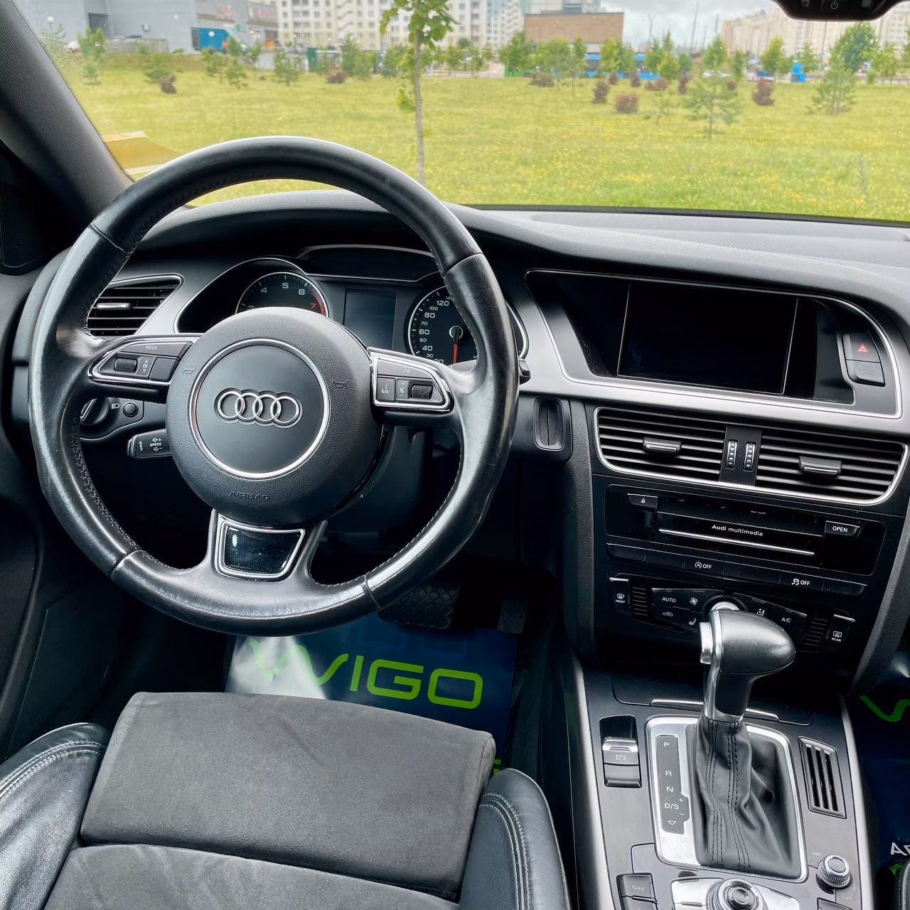 Audi A4 фото 9