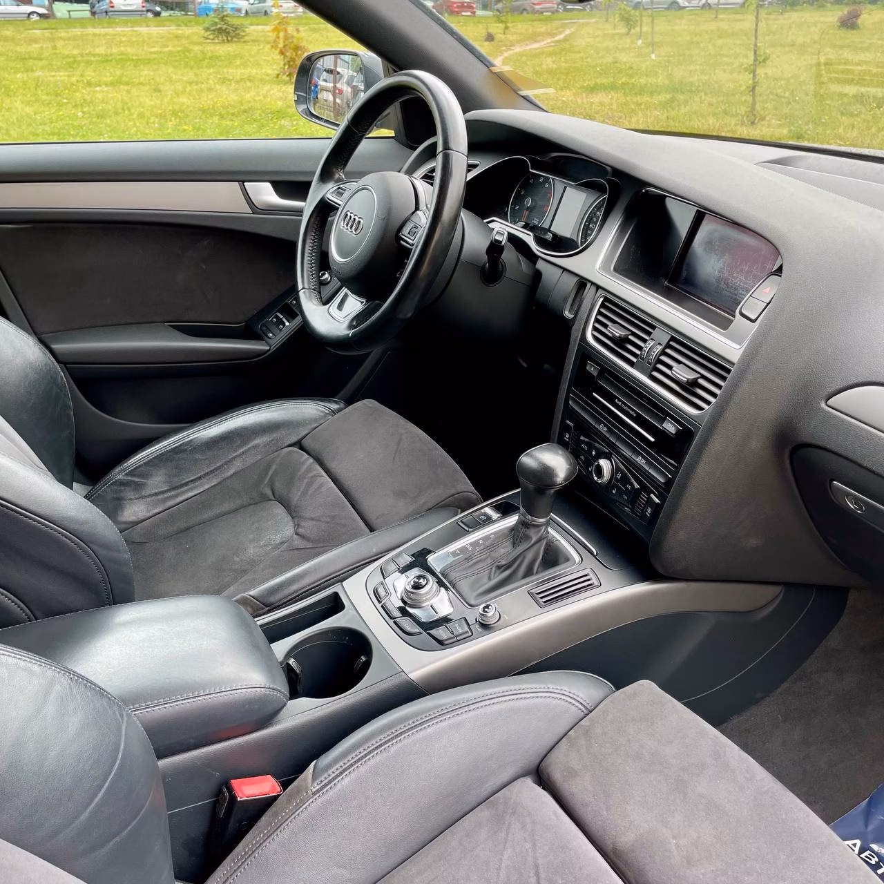 Audi A4 фото 10