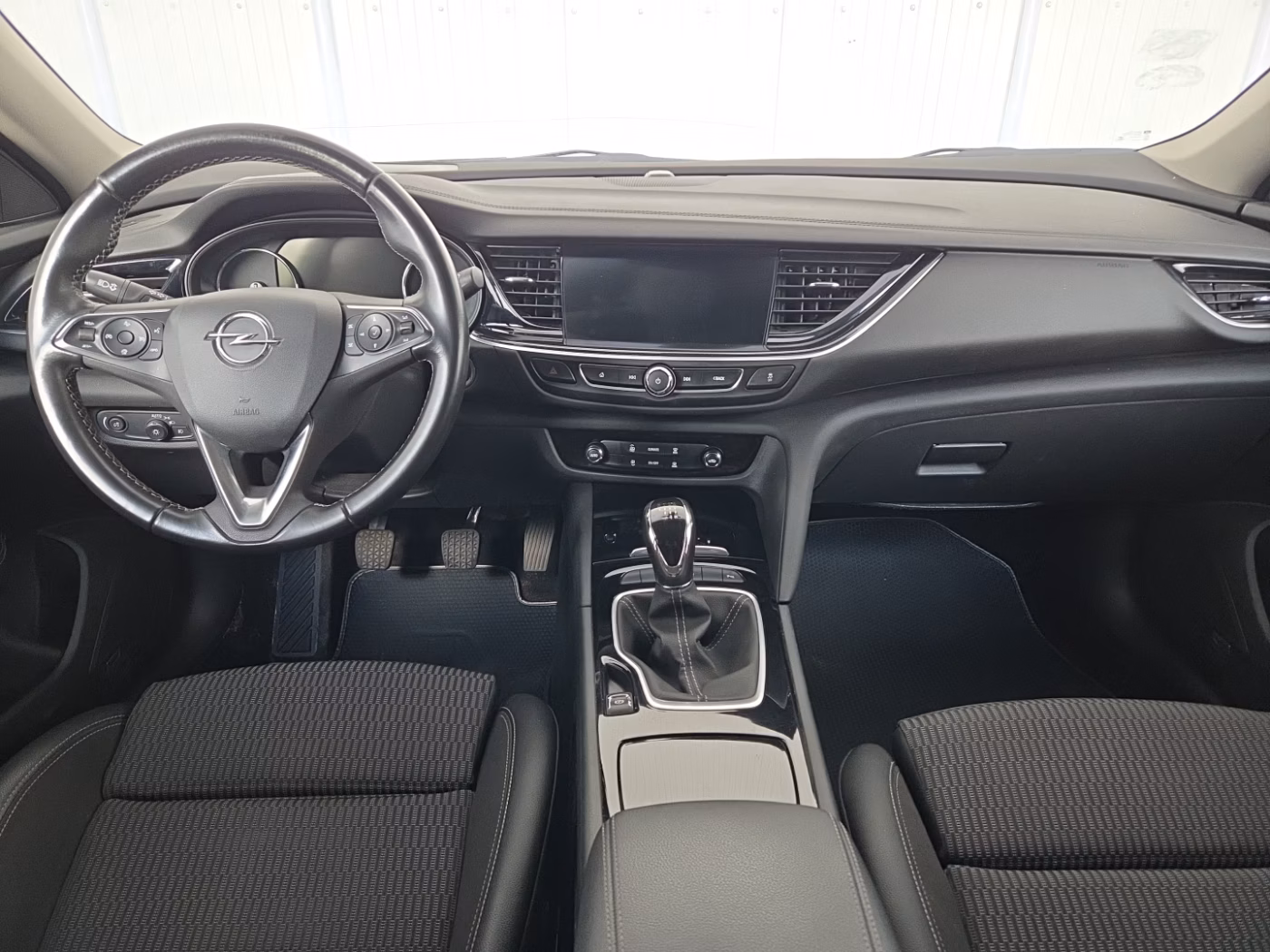 Opel Insignia фото 11