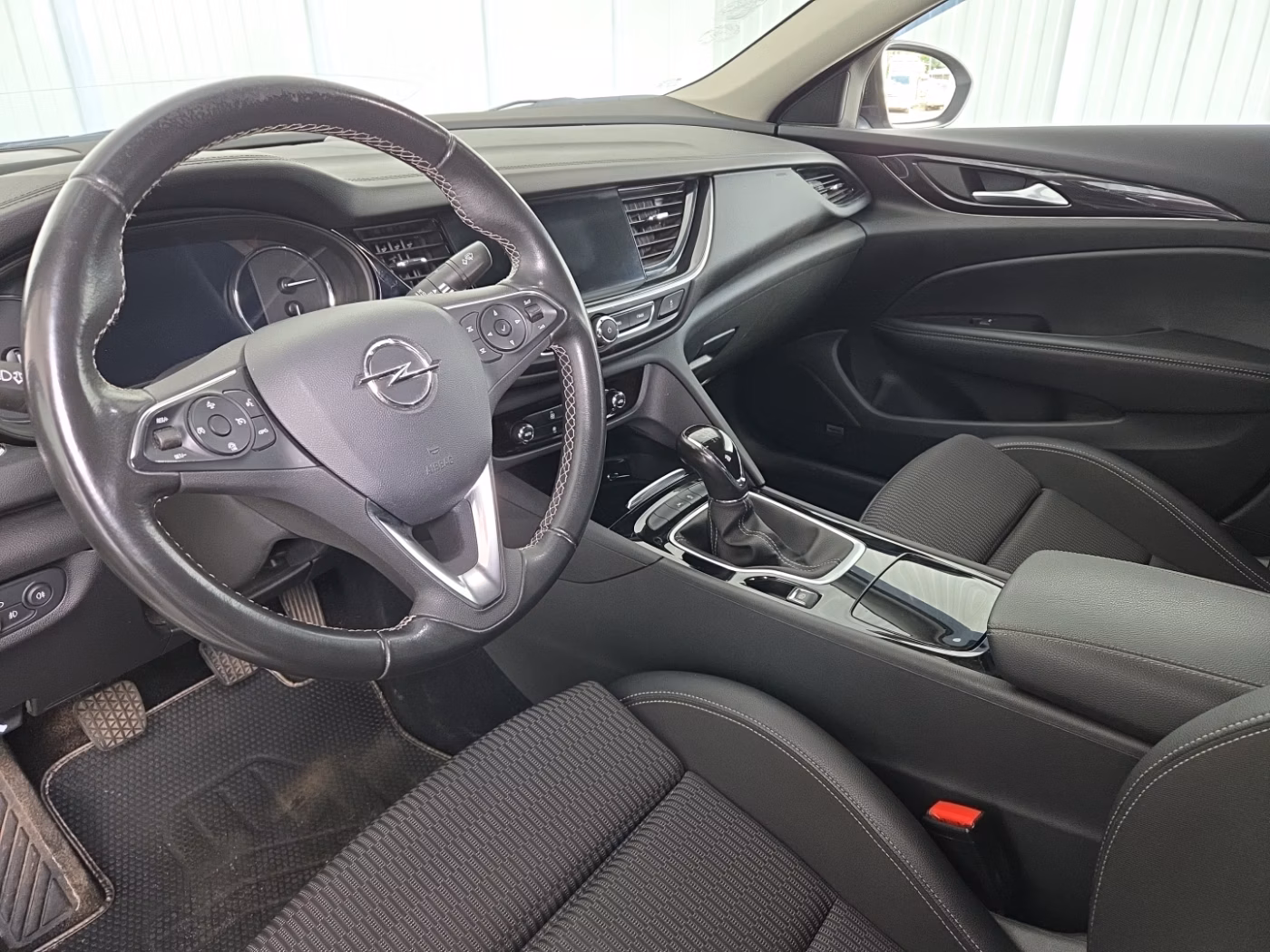 Opel Insignia фото 13
