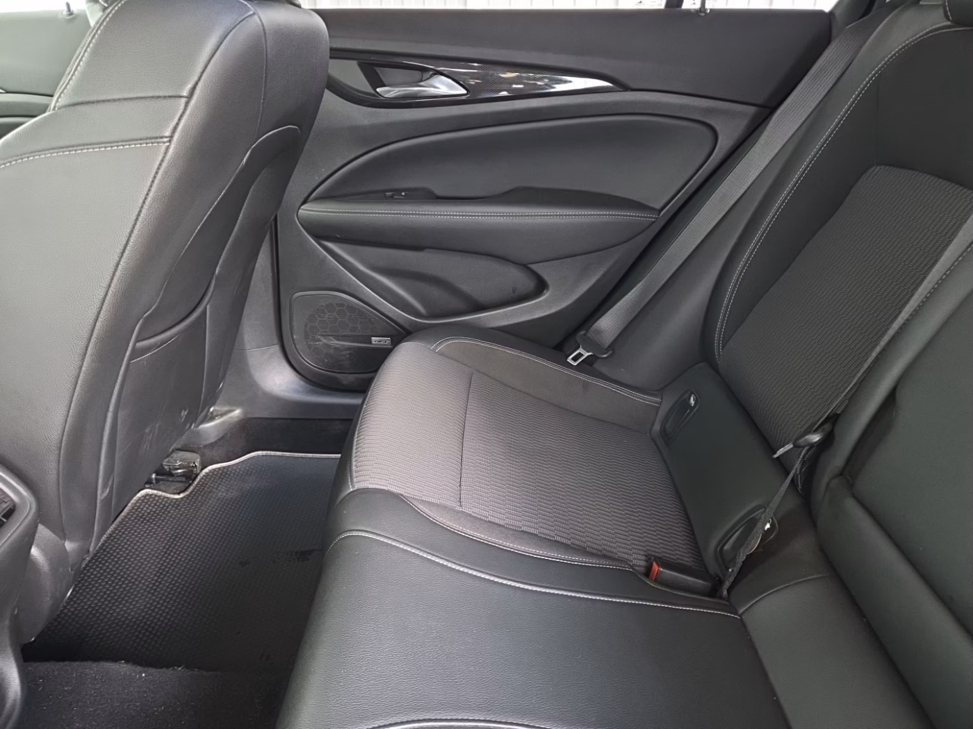 Opel Insignia фото 14