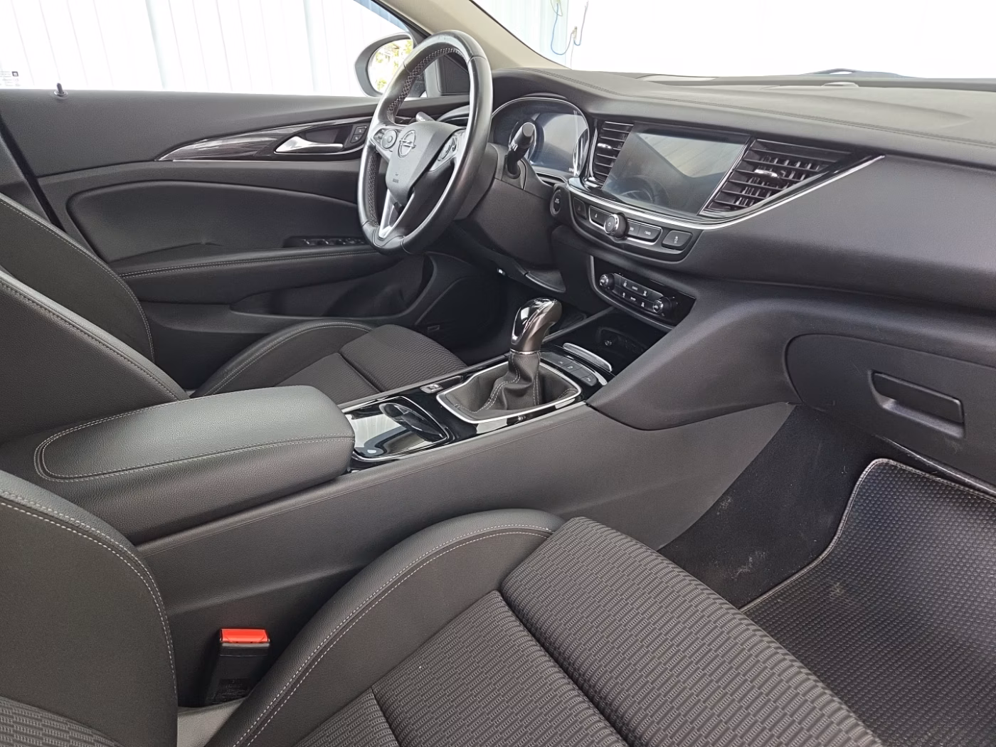 Opel Insignia фото 15