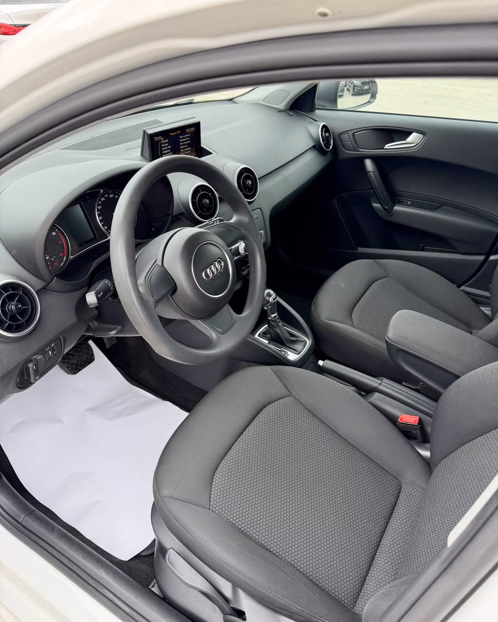 Audi A1 фото 10