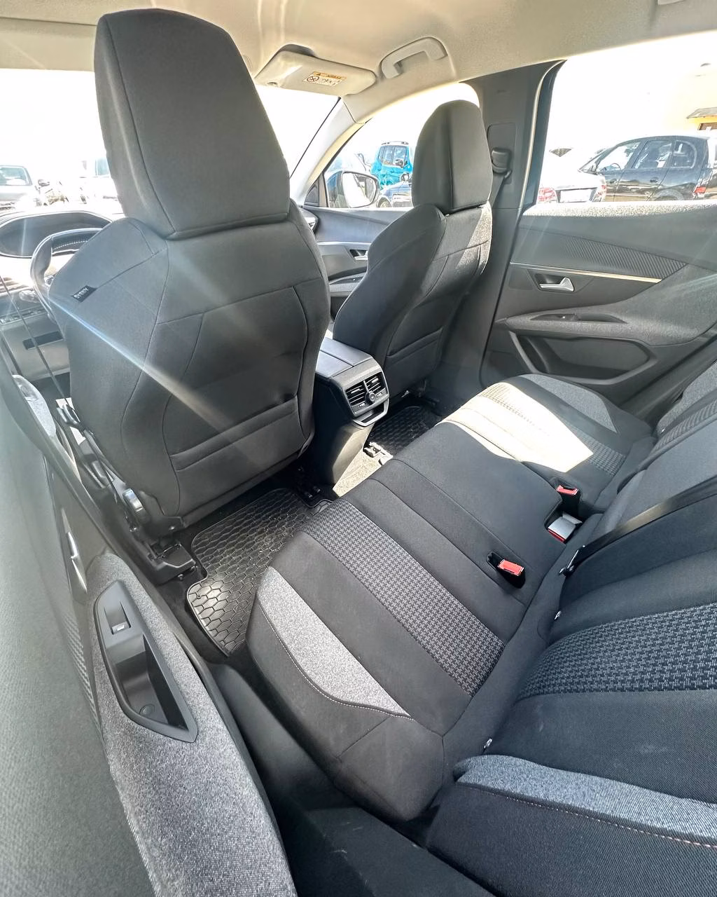 Peugeot 3008 фото 10