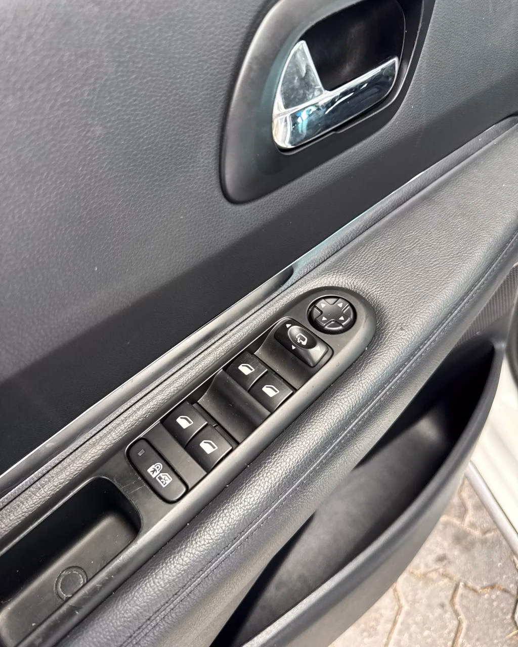 Peugeot 3008 фото 9