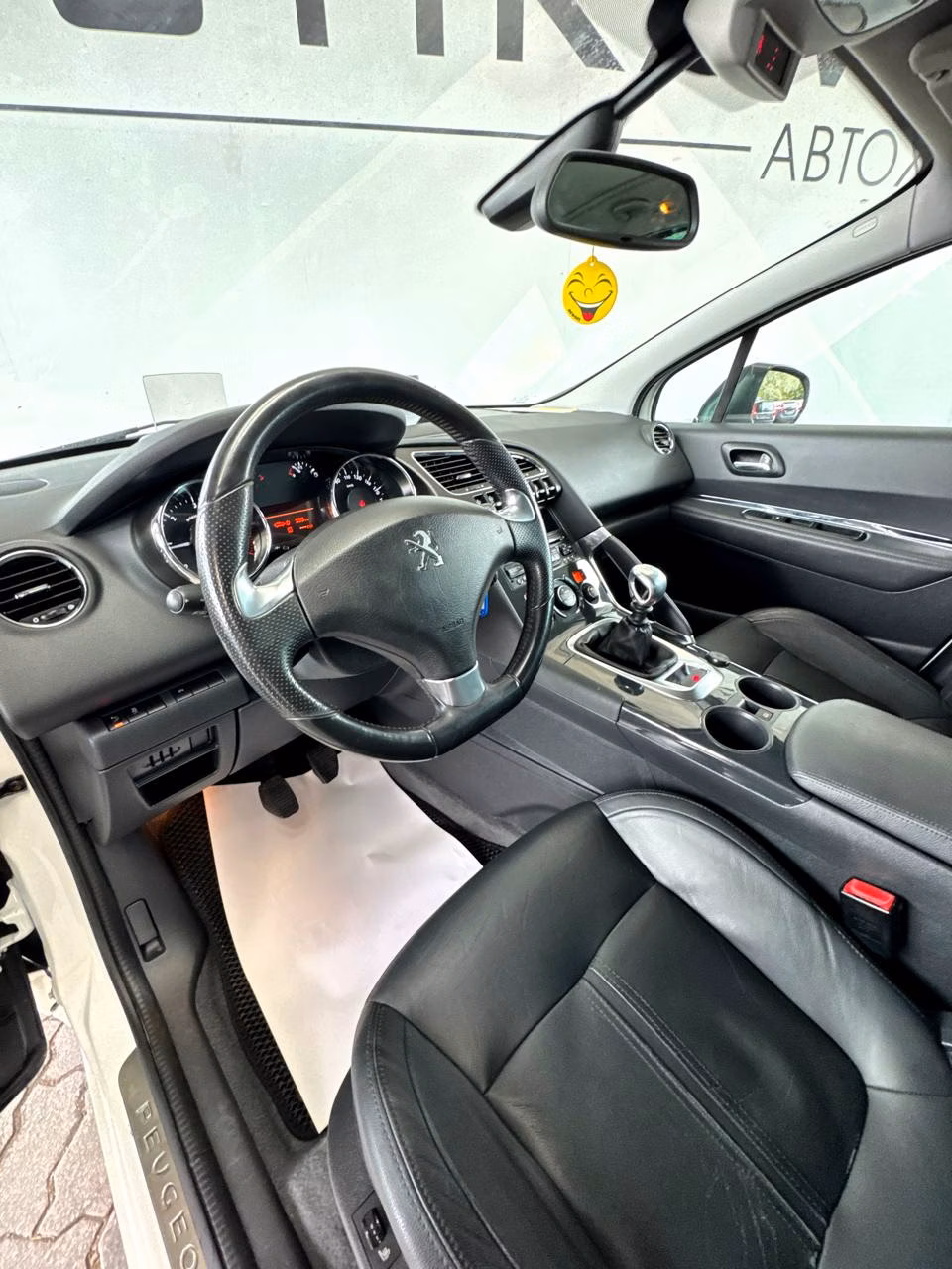 Peugeot 3008 фото 10