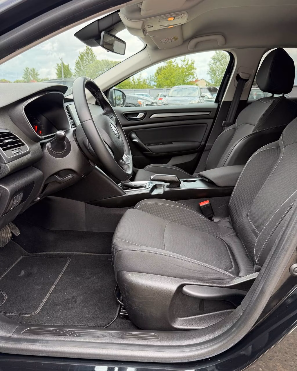 Renault Megane фото 9