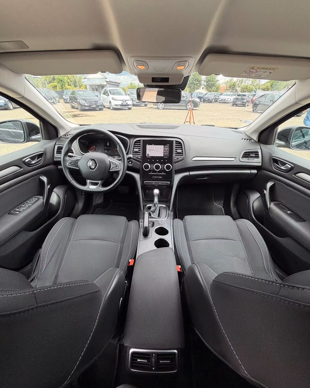 Renault Megane фото 10