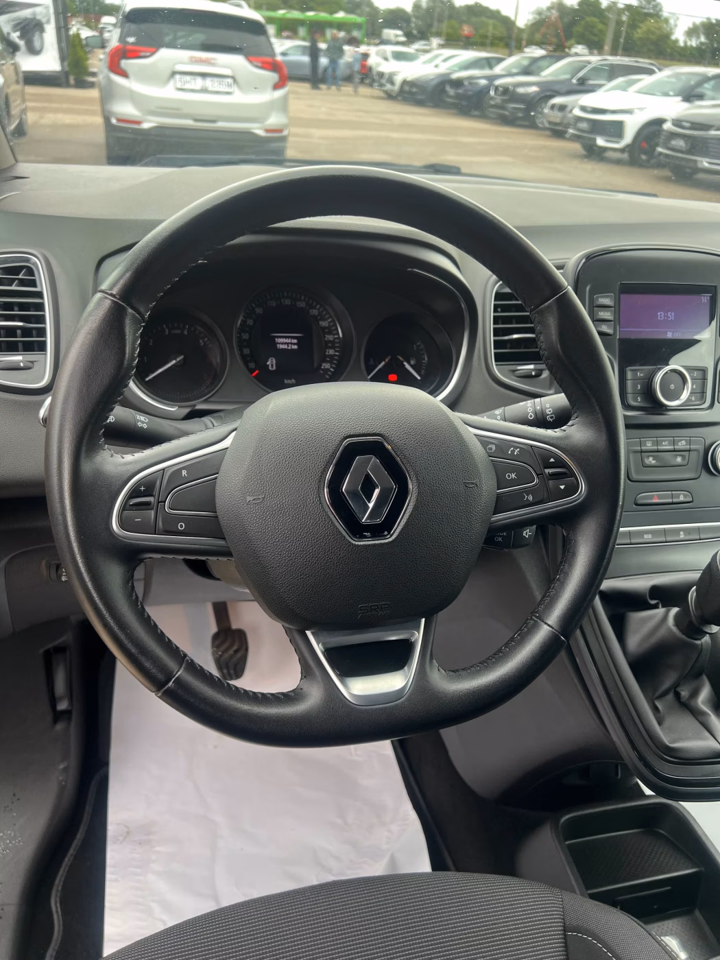 Renault Scenic фото 11