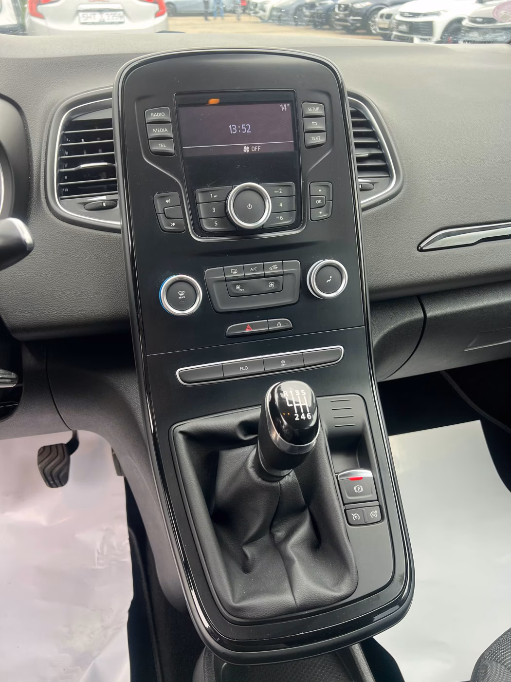 Renault Scenic фото 12