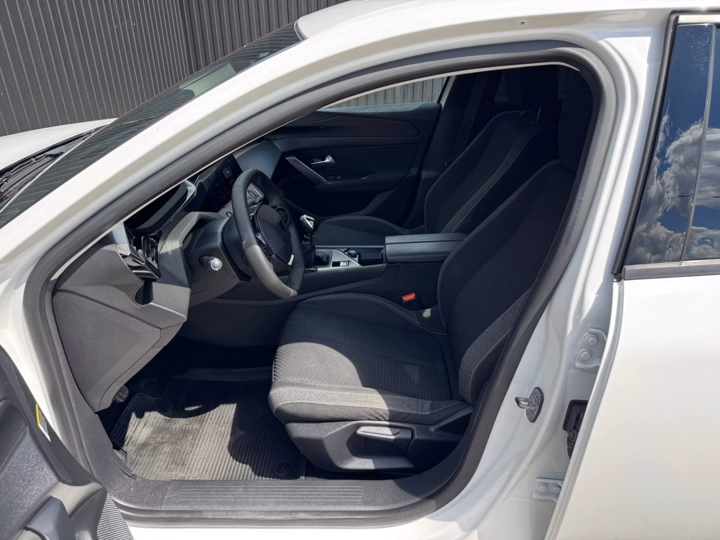 Peugeot 308 фото 8