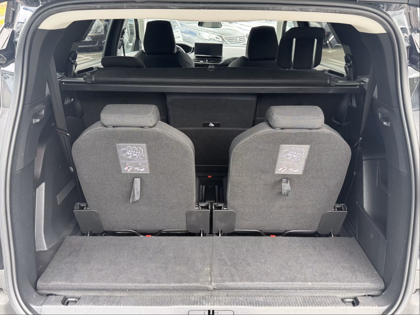 Peugeot 5008 фото 11