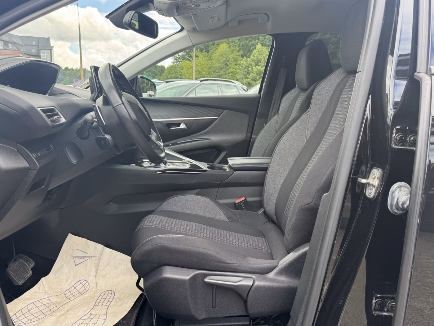 Peugeot 5008 фото 17