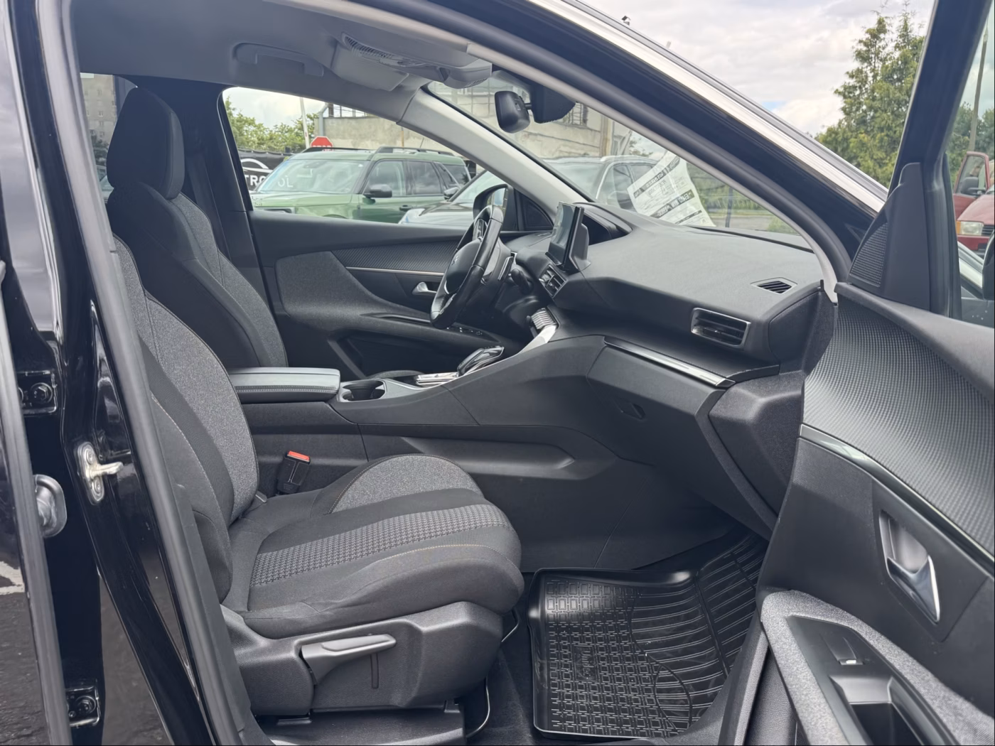 Peugeot 5008 фото 19