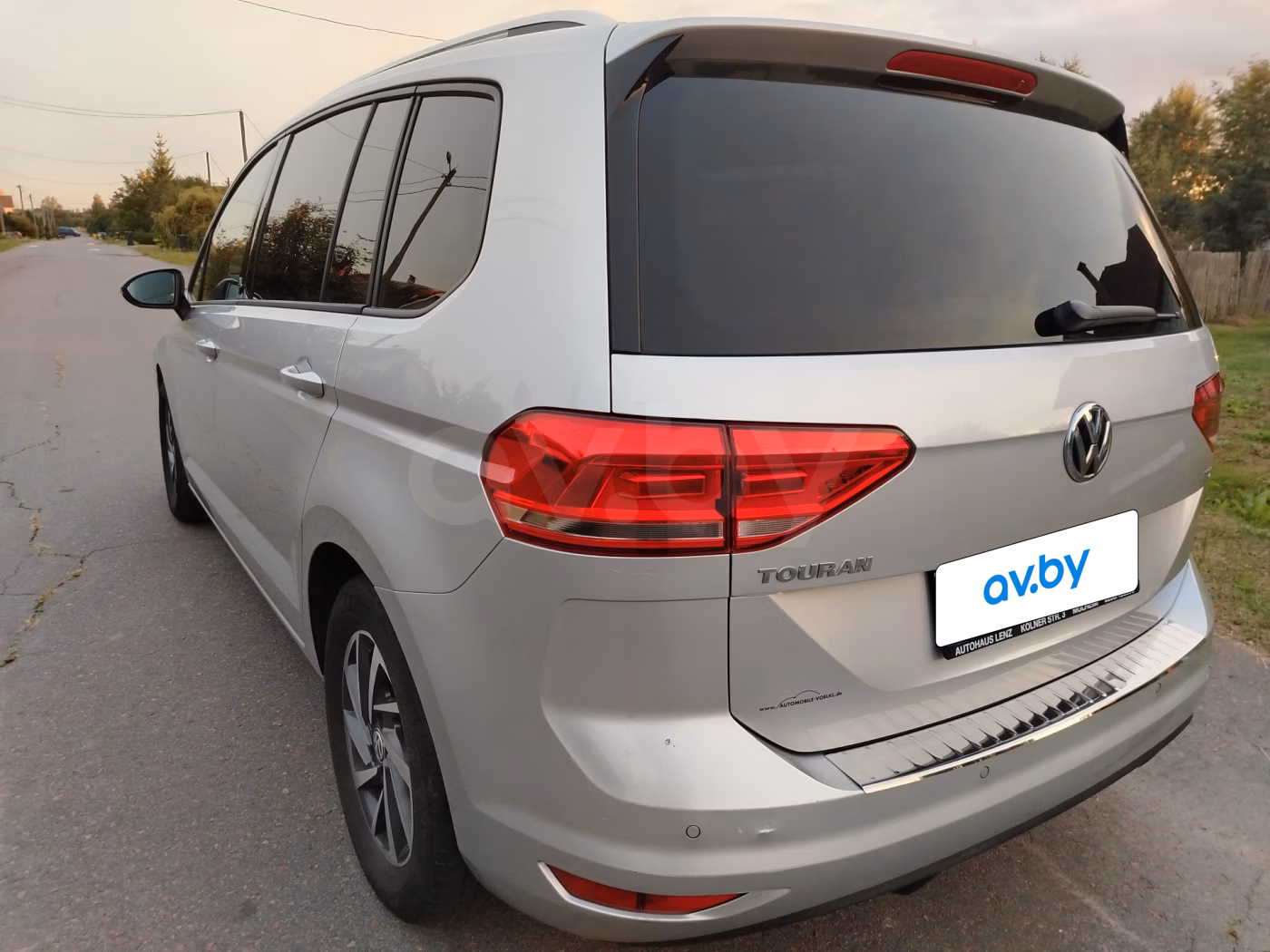 Volkswagen Touran фото 2