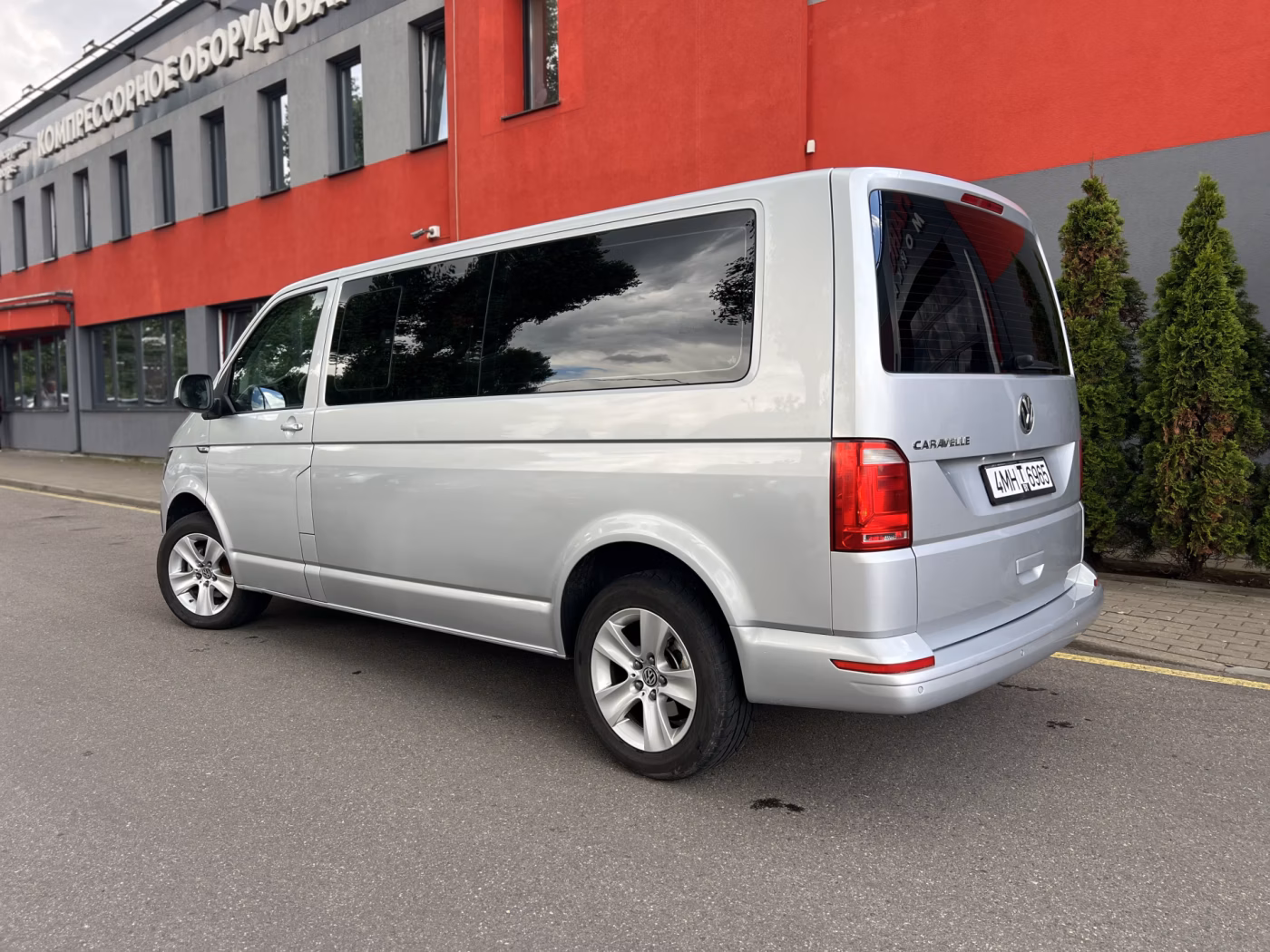 Volkswagen Caravelle фото 3