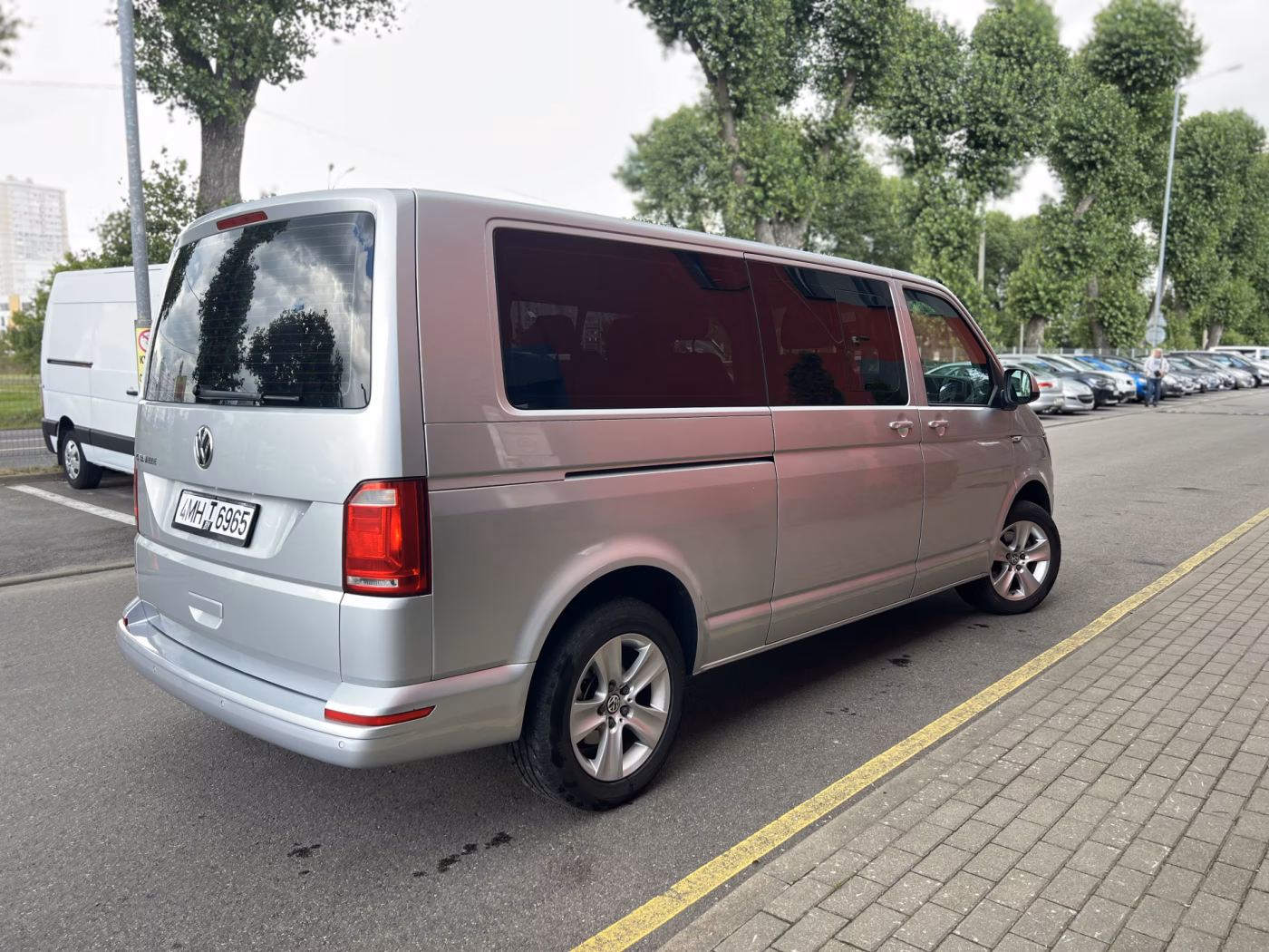 Volkswagen Caravelle фото 6