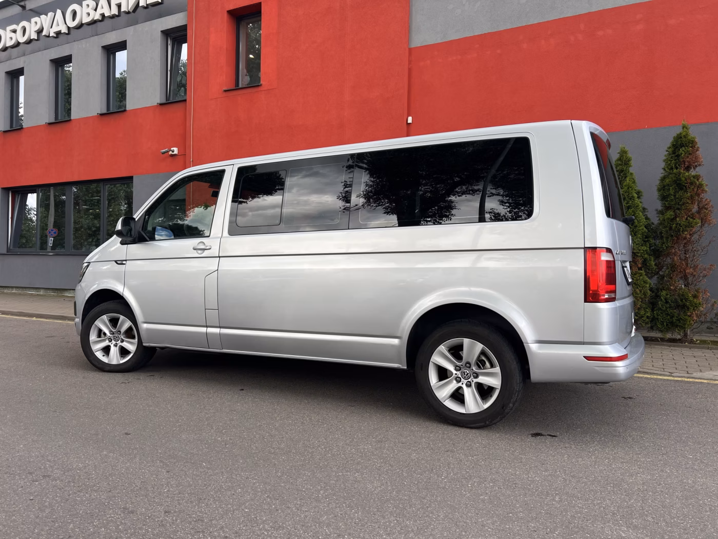 Volkswagen Caravelle фото 7