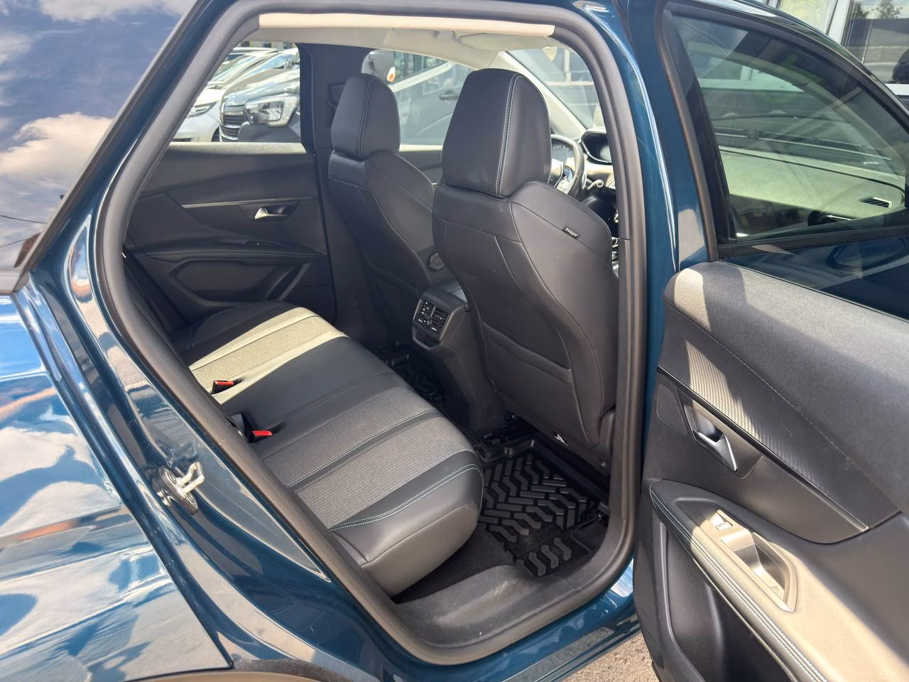 Peugeot 3008 фото 15