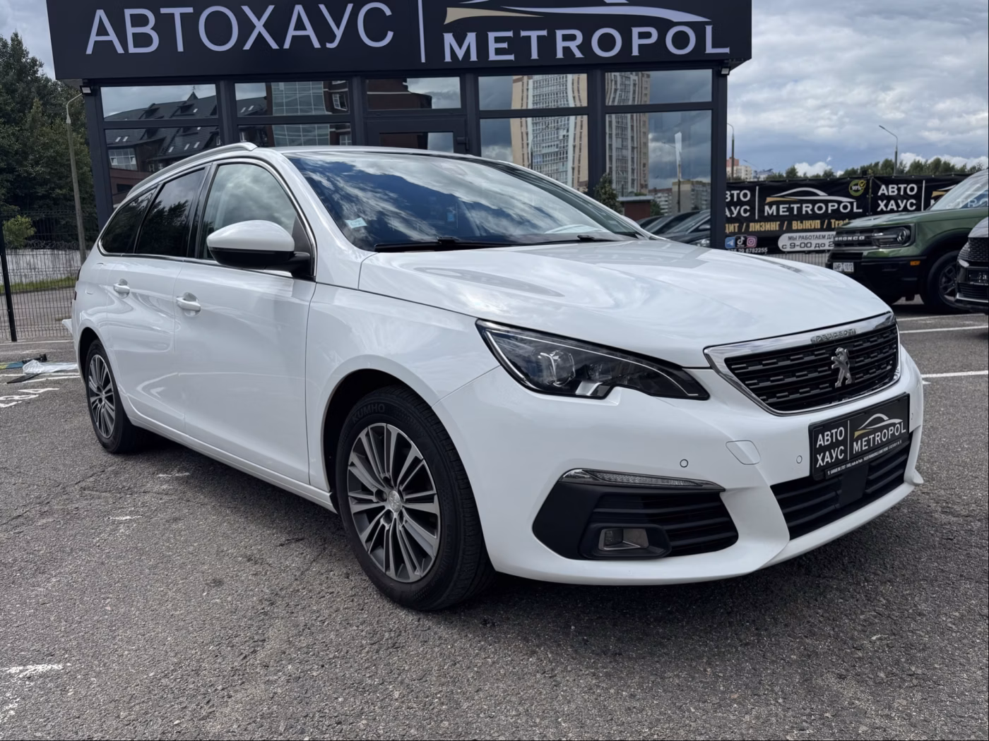 Peugeot 308 фото 2
