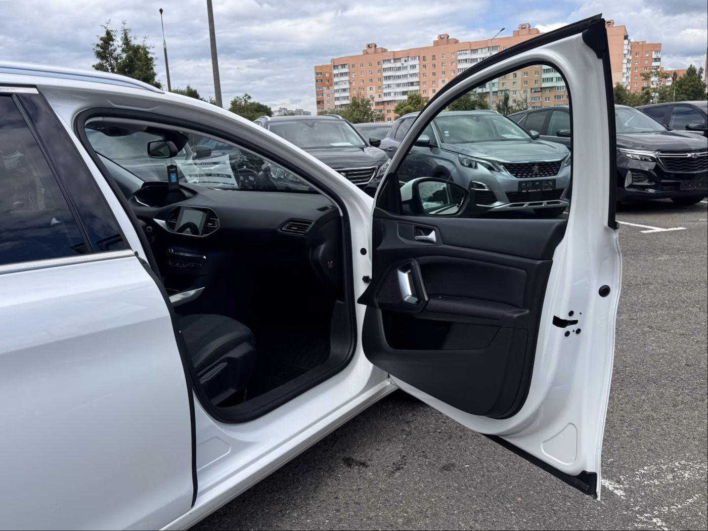 Peugeot 308 фото 17