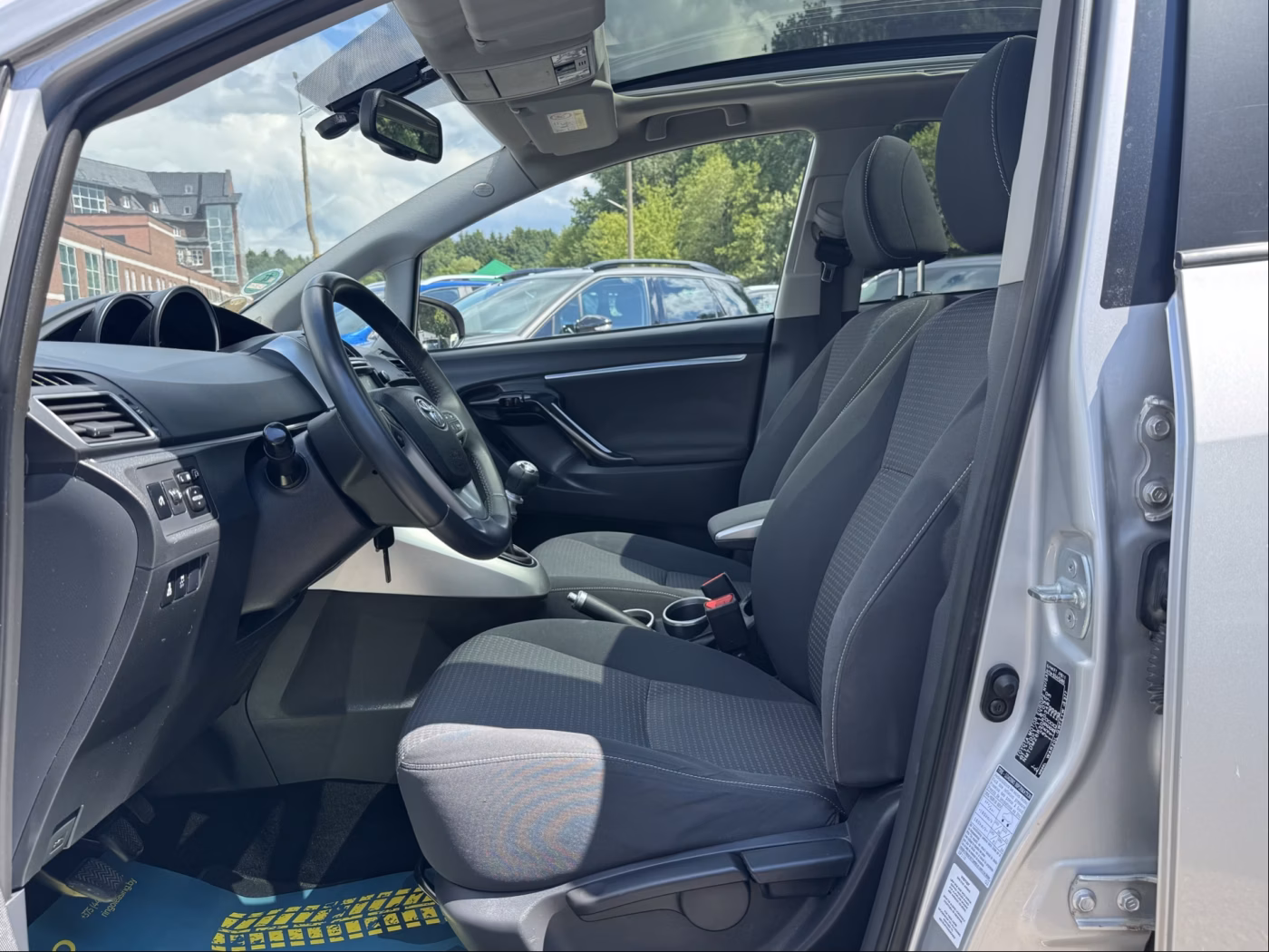 Toyota Verso фото 17