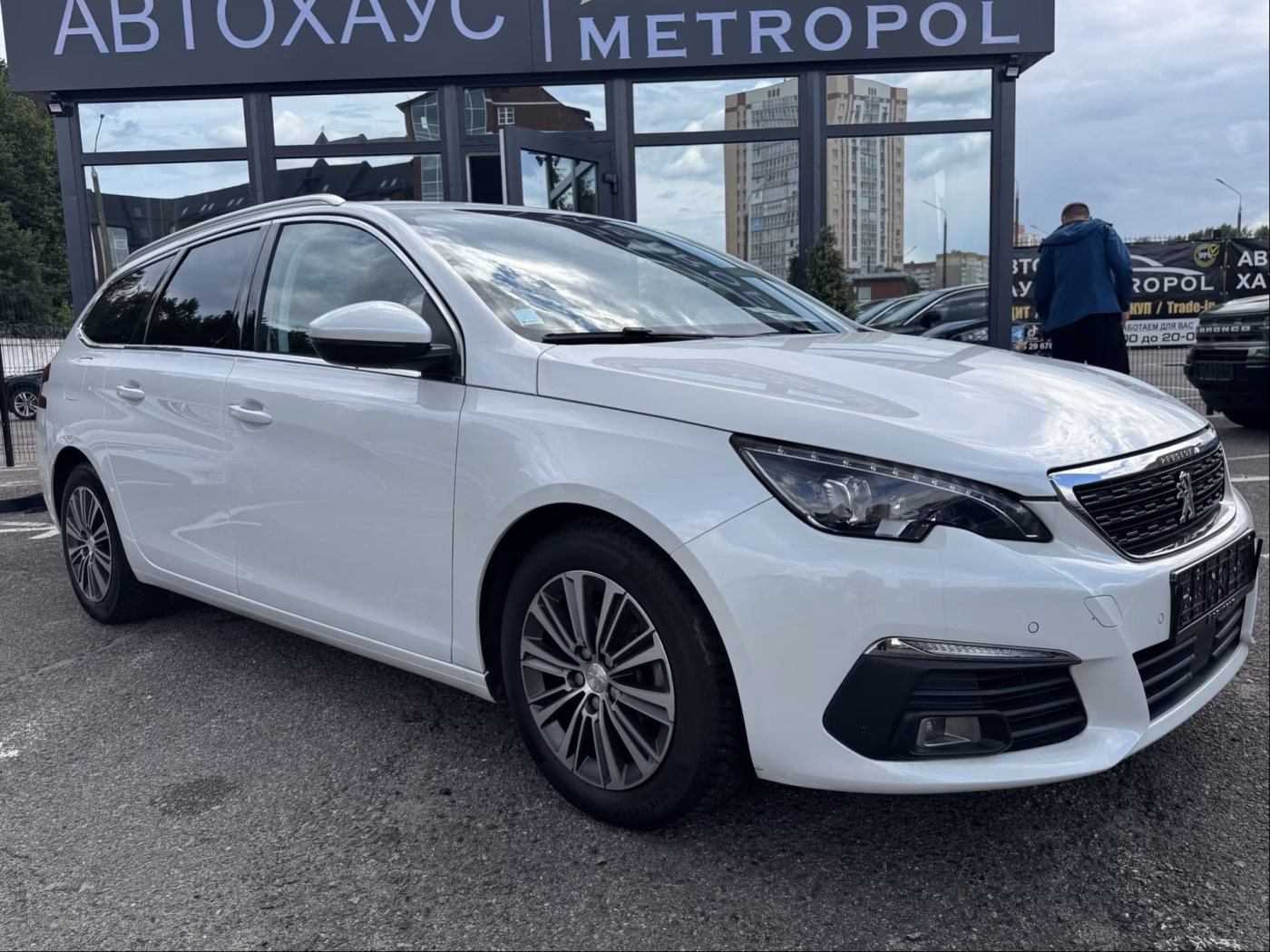 Peugeot 308 фото 2