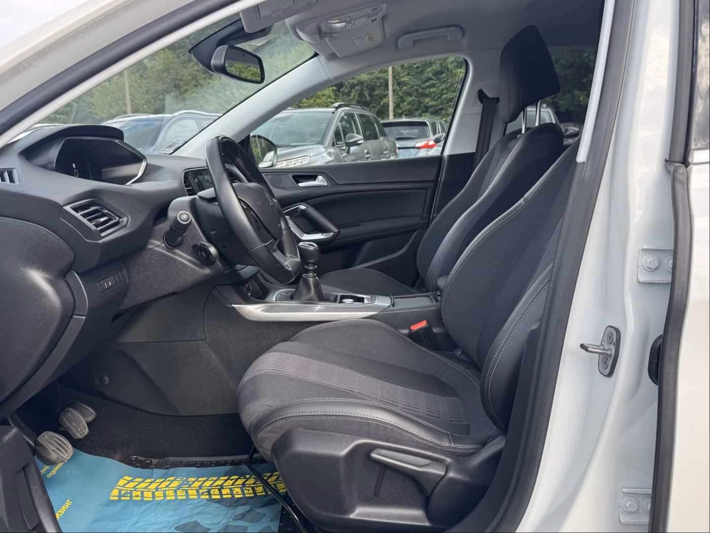 Peugeot 308 фото 16