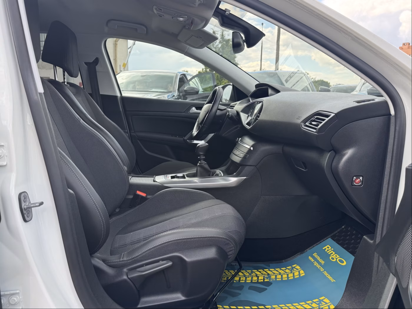Peugeot 308 фото 18