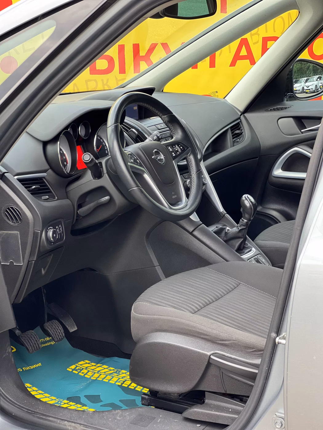 Opel Zafira фото 9
