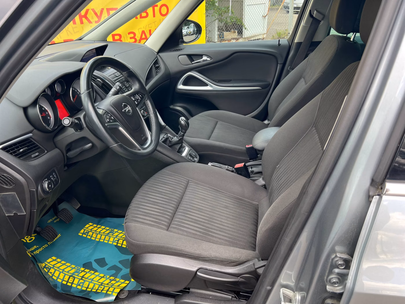 Opel Zafira фото 10