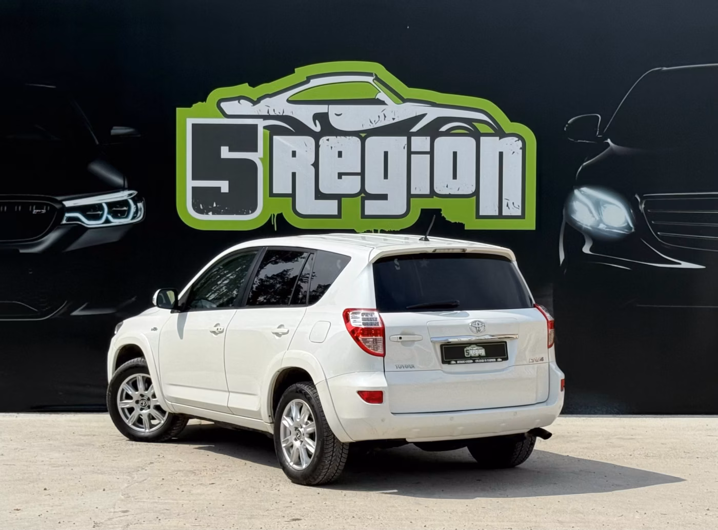 Toyota RAV4 фото 8