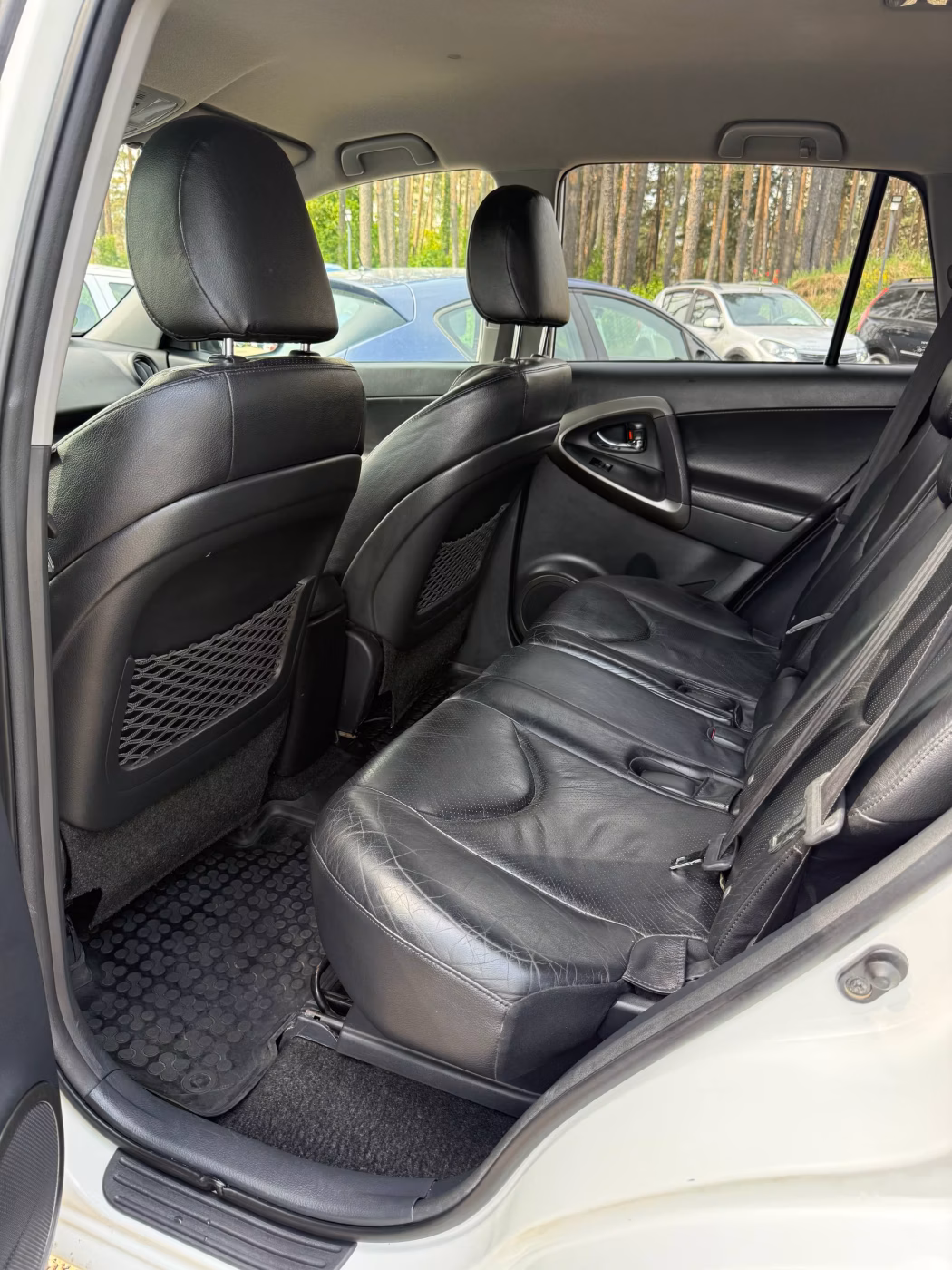 Toyota RAV4 фото 13