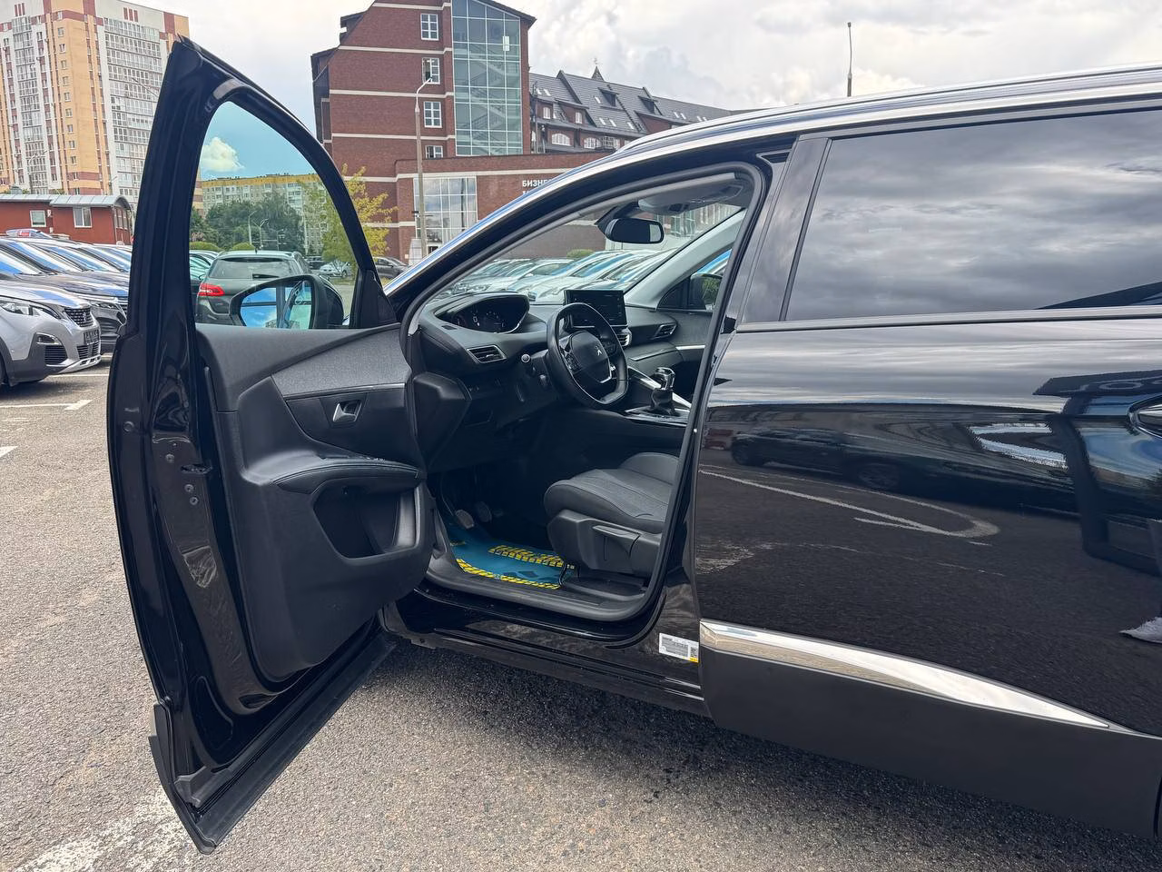 Peugeot 5008 фото 9