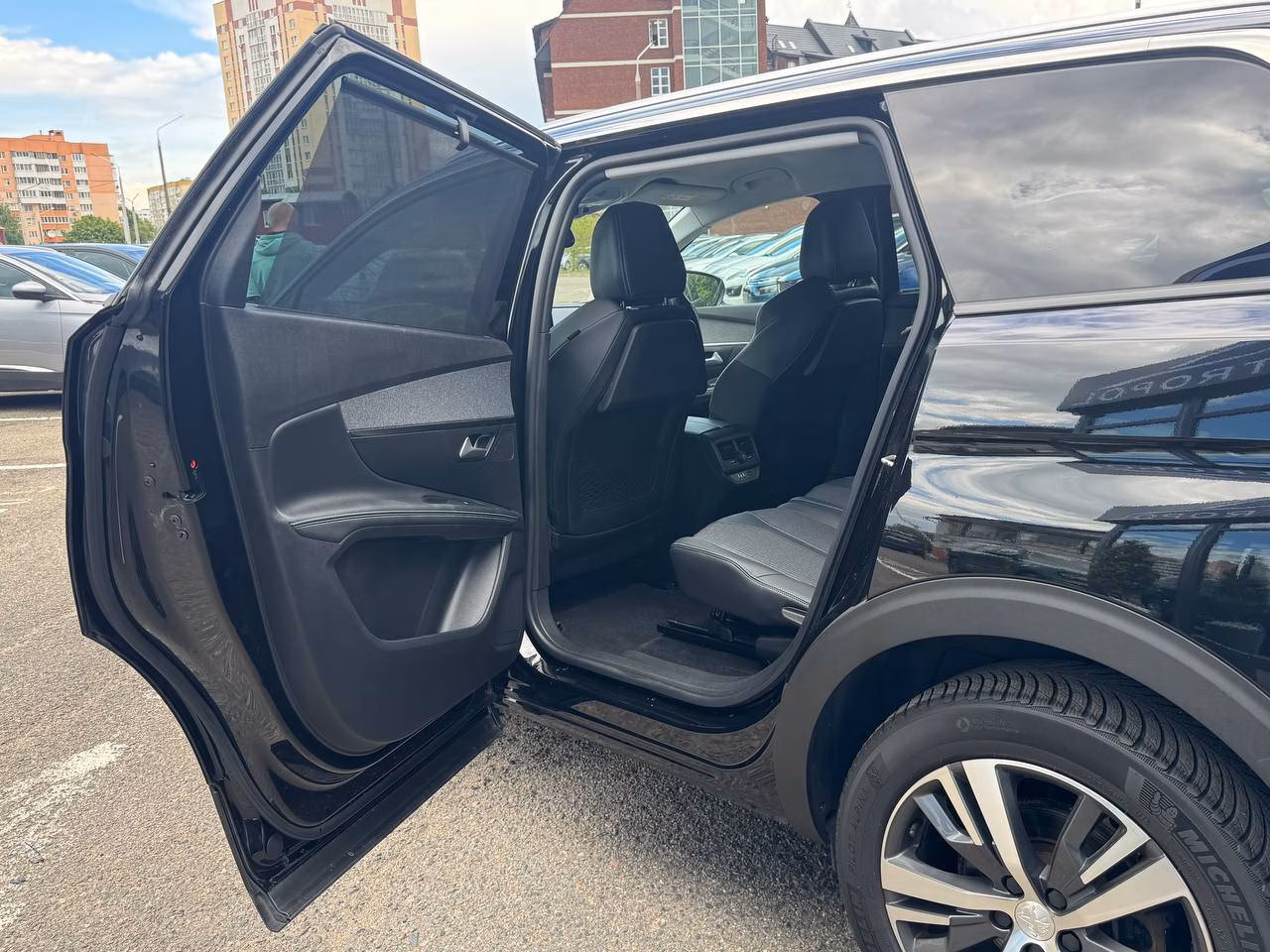 Peugeot 5008 фото 17