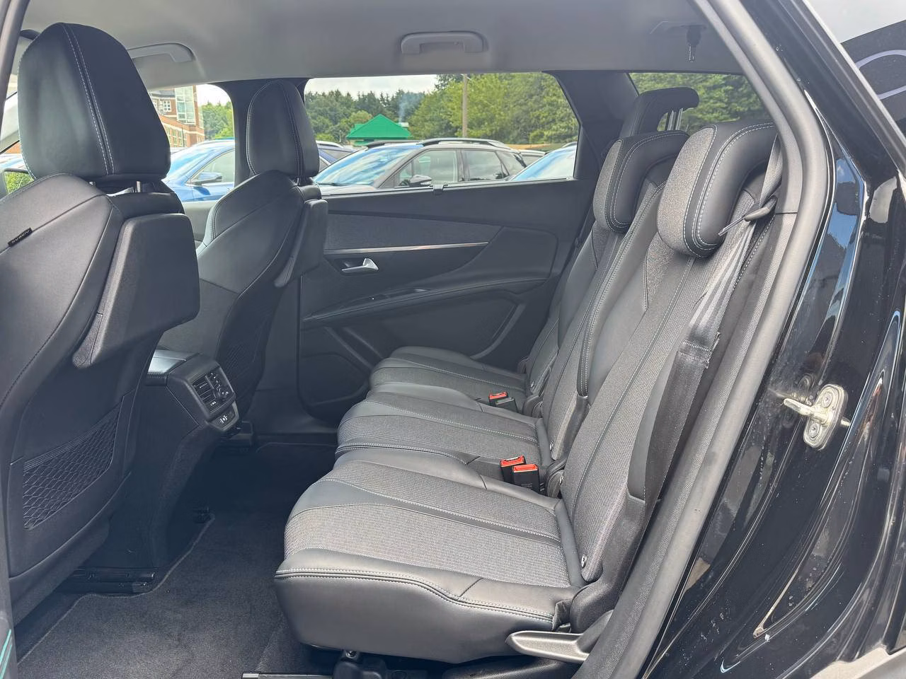 Peugeot 5008 фото 18