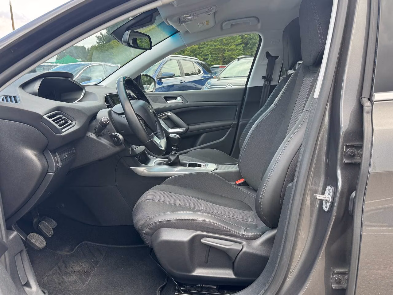 Peugeot 308 фото 7