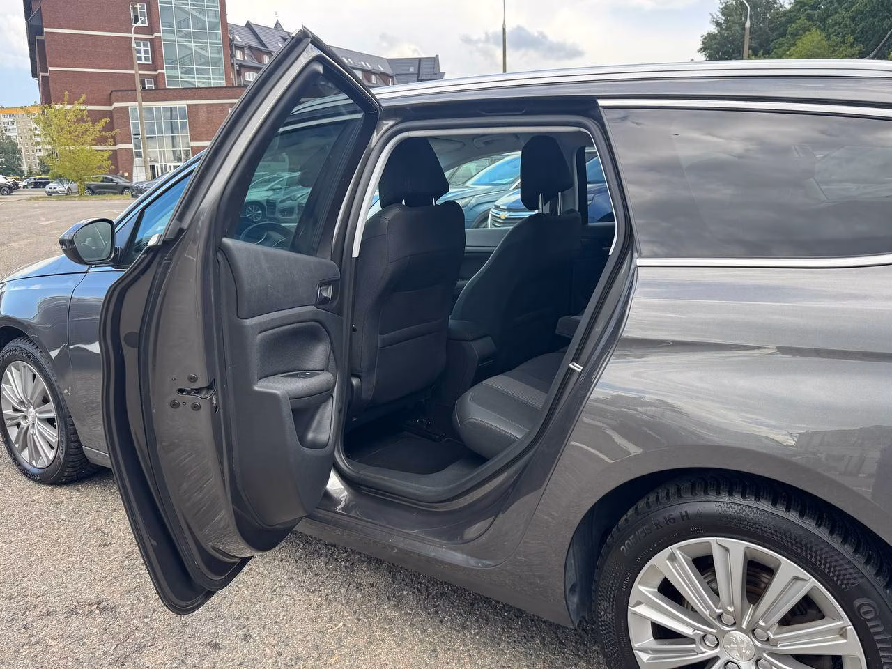 Peugeot 308 фото 8
