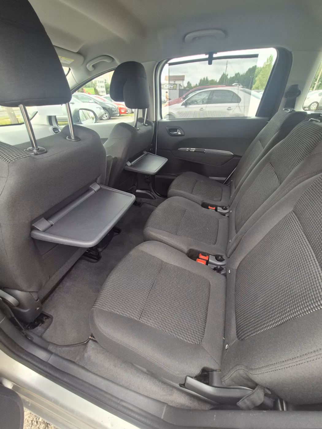 Peugeot 5008 фото 7