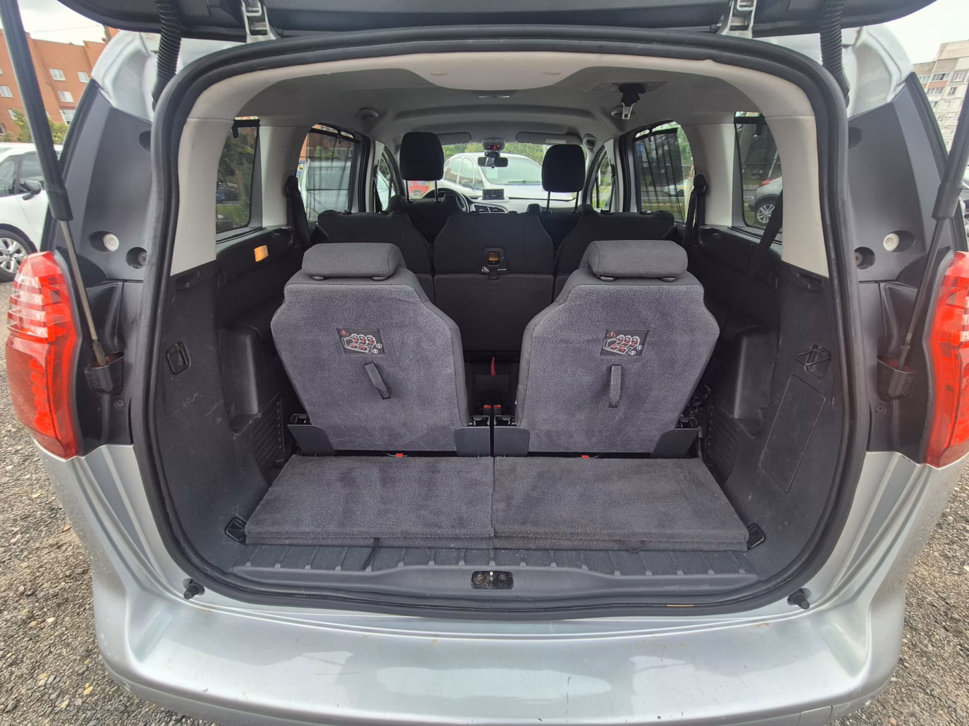 Peugeot 5008 фото 9