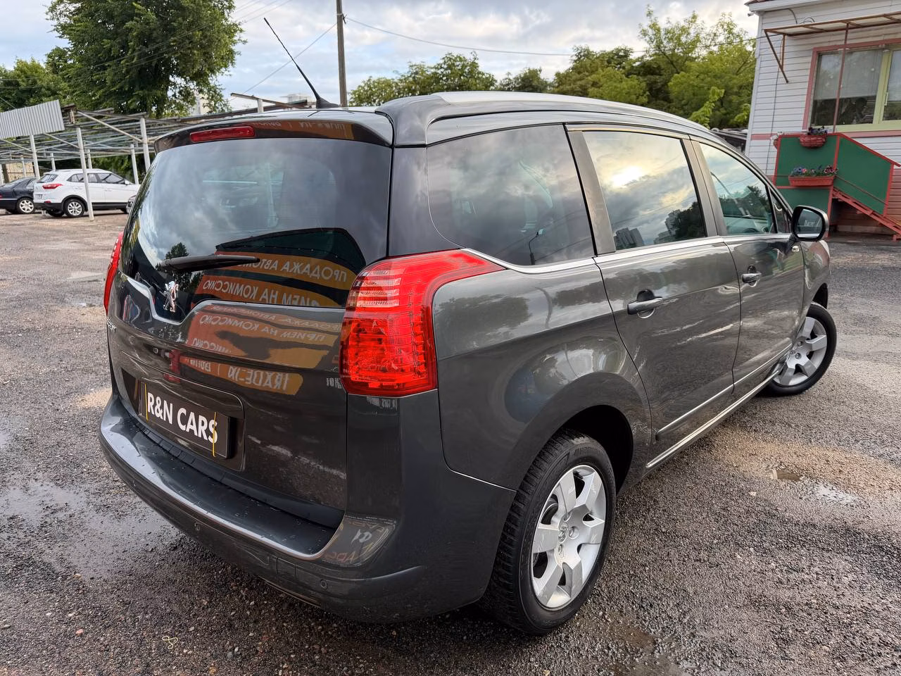 Peugeot 5008 фото 10