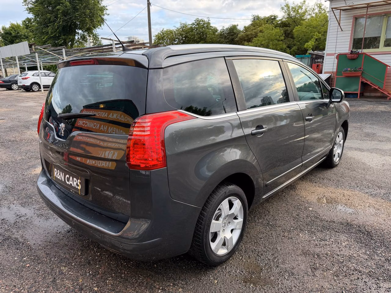 Peugeot 5008 фото 13
