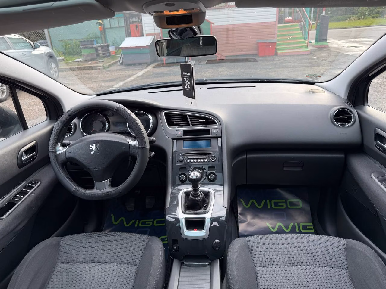 Peugeot 5008 фото 17