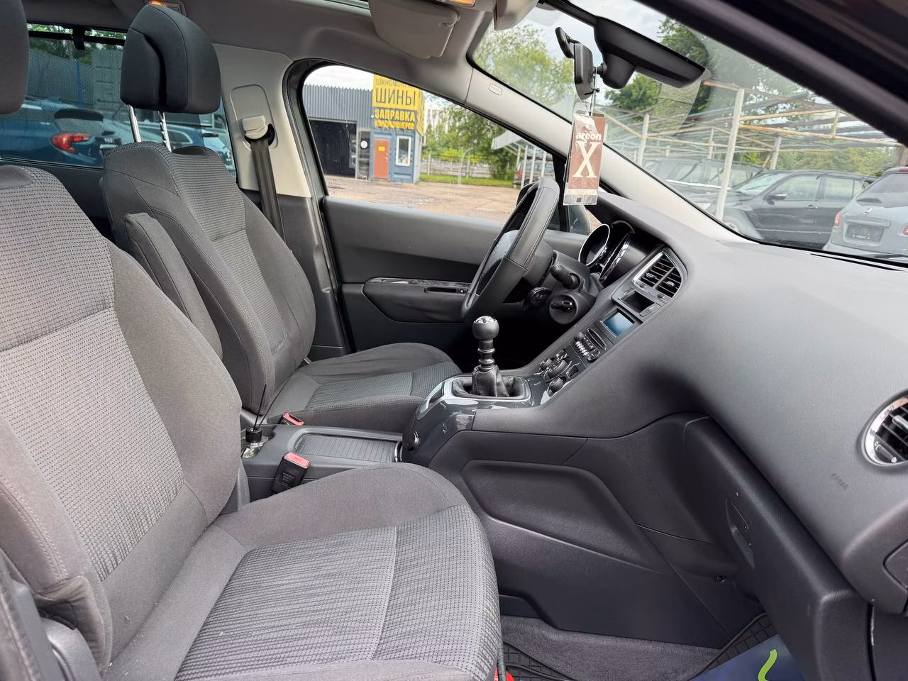 Peugeot 5008 фото 18
