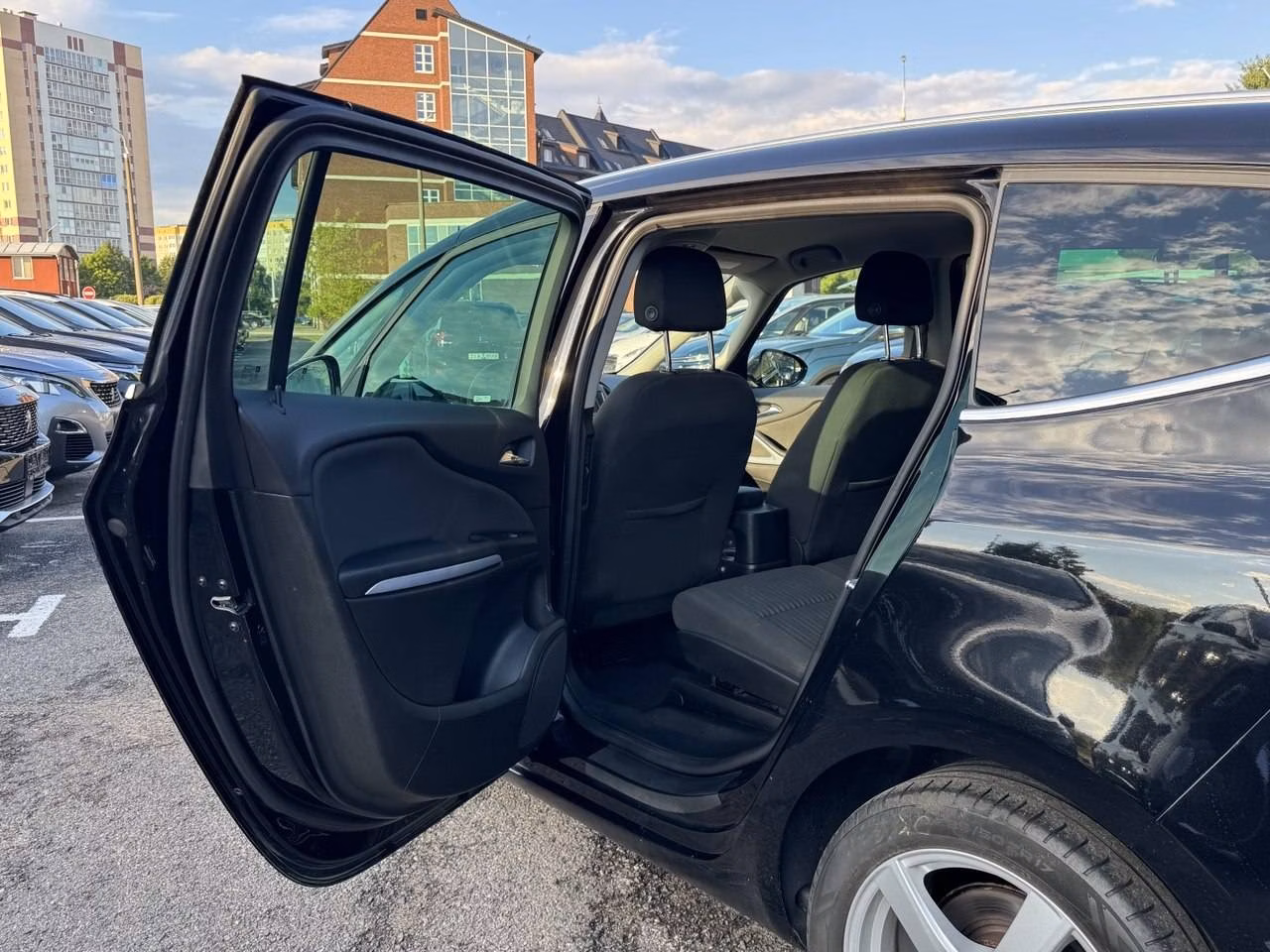 Opel Zafira фото 7