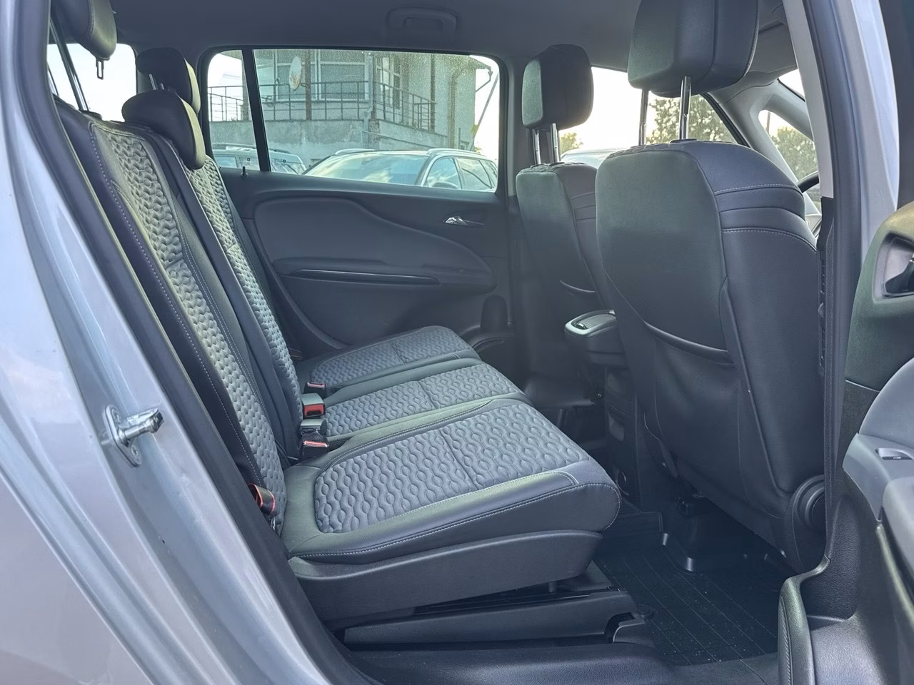 Opel Zafira фото 17