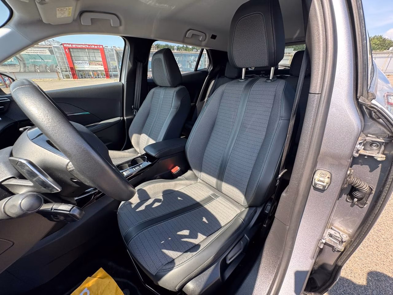 Peugeot 2008 фото 11