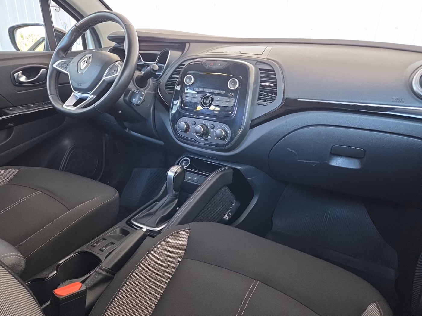 Renault Kaptur фото 10